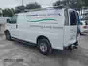 2019 Chevrolet Express Cargo z VIN 1GCWGAFG1K1343803, wystawiony jako IAAI lot #43348930 z przebiegiem 78 202 mil mil oraz . Historia ofert i sprzedaży dostępna na DreamBid. Obrazek 3.