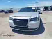 2020 Chrysler 300 S с VIN 2C3CCAGG7LH154660, выставлен на аукционе IAAI как лот 42210611 с пробегом 130 744 миль миль и . История ставок и продаж доступна на DreamBid. Изображение 6.