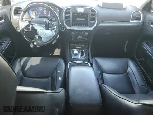 2018 Chrysler 300 Limited with VIN 2C3CCAKG3JH268062, listed as a Copart auction lot 69125885 with 152,711 mi miles and Salvage title. Bid and sale history available at DreamBid. Image 8.