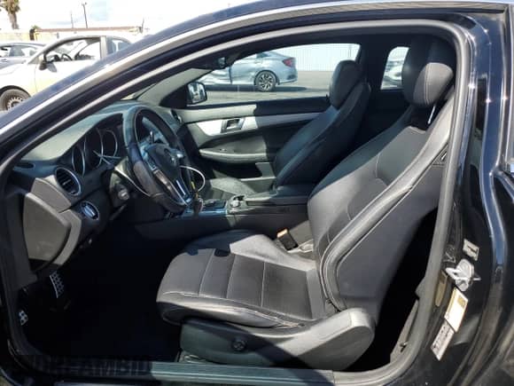 2012 Mercedes-Benz C 250 z VIN WDDGJ4HB3CF886234, wystawiony jako Copart lot #82045185 z przebiegiem 134 685 mil mil oraz Szkoda całkowita • Salvage title. Historia ofert i sprzedaży dostępna na DreamBid. Obrazek 7.