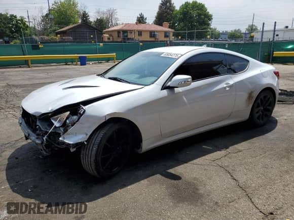 2015 Hyundai Genesis Coupe 3.8L Base с VIN KMHHU6KJ3FU124874, выставлен на аукционе Copart как лот 65054275 с пробегом 121 627 миль миль и Списание • Salvage title. История ставок и продаж доступна на DreamBid. Изображение 1.