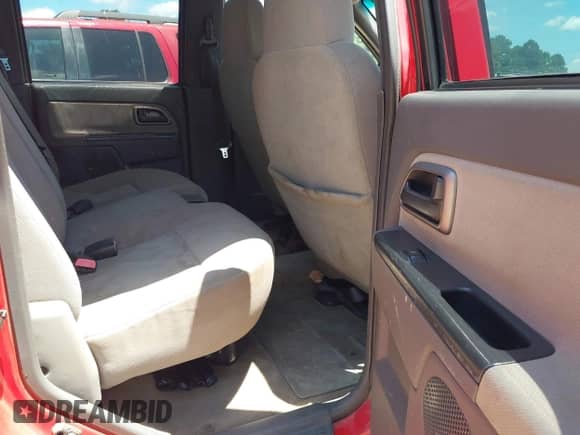 2005 Chevrolet Colorado 1SE LS Z71 z VIN 1GCDS136X58155035, wystawiony jako IAAI lot #42634665 z przebiegiem 321 139 mil mil oraz . Historia ofert i sprzedaży dostępna na DreamBid. Obrazek 8.