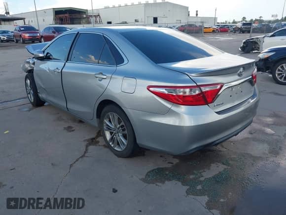 2017 Toyota Camry XLE z VIN 4T1BF1FK1HU660134, wystawiony jako IAAI lot #43300739 z przebiegiem 121 817 mil mil oraz . Historia ofert i sprzedaży dostępna na DreamBid. Obrazek 3.