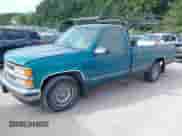 1995 Chevrolet Silverado 2500 z VIN 1GCFC24K6SZ115211, wystawiony jako IAAI lot #43082089 z przebiegiem 96 449 mil mil oraz . Historia ofert i sprzedaży dostępna na DreamBid. Obrazek 2.