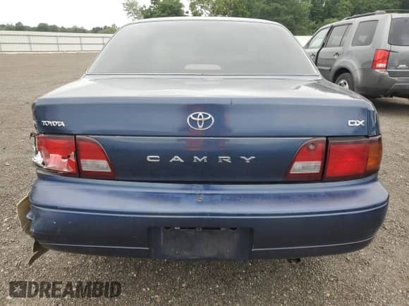 1995 Toyota Camry DX z VIN 4T1SK11EXSU477240, wystawiony jako Copart lot #68422685 z przebiegiem 146 403 mil mil oraz Szkoda całkowita • Salvage title. Historia ofert i sprzedaży dostępna na DreamBid. Obrazek 6.