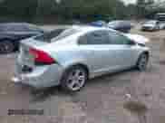 2015 Volvo S60 T5 Drive-E Premier z VIN YV126MFK4F1343110, wystawiony jako IAAI lot #43292498 z przebiegiem 59 841 mil mil oraz . Historia ofert i sprzedaży dostępna na DreamBid. Obrazek 4.