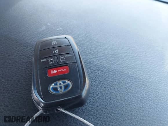 2021 Toyota Sienna LE with VIN 5TDKRKEC5MS042826, listed as a IAAI auction lot 43351756 with 71,662 mi miles and . Bid and sale history available at DreamBid. Image 11.