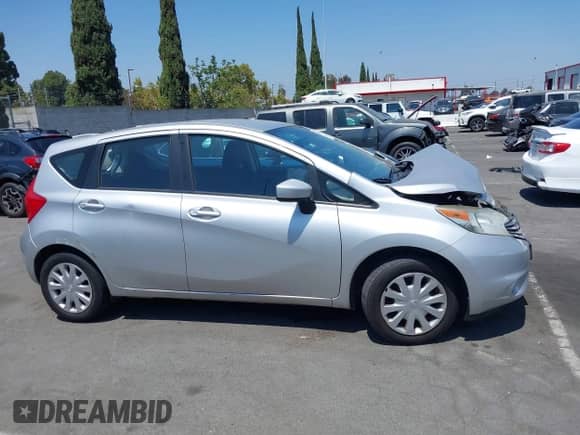 2015 Nissan Note SV z VIN 3N1CE2CP1FL383934, wystawiony jako IAAI lot #43006637 z przebiegiem 97 079 mil mil oraz . Historia ofert i sprzedaży dostępna na DreamBid. Obrazek 13.