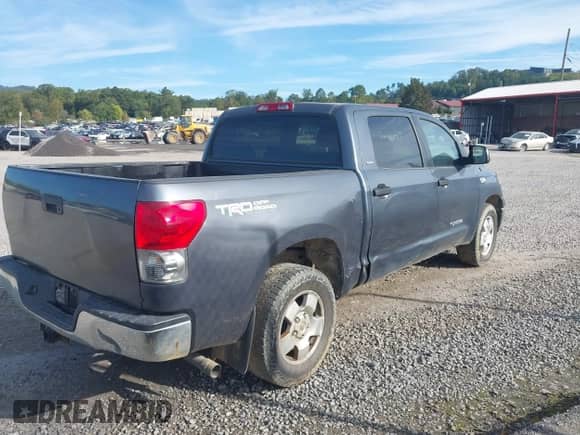 2007 Toyota Tundra SR5 с VIN 5TBDV54177S470531, выставлен на аукционе IAAI как лот 43384027 с пробегом 177 532 миль миль и . История ставок и продаж доступна на DreamBid. Изображение 4.