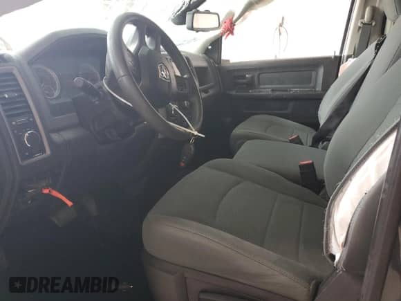 2016 Ram 1500 Tradesman z VIN 1C6RR7KG9GS410057, wystawiony jako Copart lot #55692085 z przebiegiem 68 618 mil mil oraz Szkoda całkowita • Salvage title. Historia ofert i sprzedaży dostępna na DreamBid. Obrazek 7.