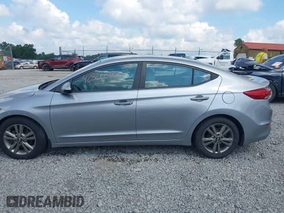 2017 Hyundai Elantra SE z VIN 5NPD84LF6HH056427, wystawiony jako IAAI lot #42826280 z przebiegiem 125 603 mil mil oraz . Historia ofert i sprzedaży dostępna na DreamBid. Obrazek 14.