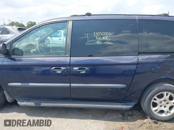 2003 Dodge Caravan EX z VIN 2D4GP74L53R270667, wystawiony jako IAAI lot #42271242 z przebiegiem 275 732 mil mil oraz . Historia ofert i sprzedaży dostępna na DreamBid. Obrazek 13.