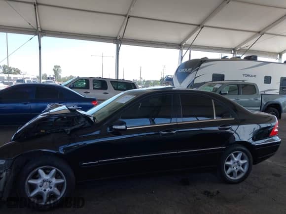 2004 Mercedes-Benz C 320 with VIN WDBRF64JX4F522423, listed as a IAAI auction lot 42287731 with Not provided miles and . Bid and sale history available at DreamBid. Image 13.