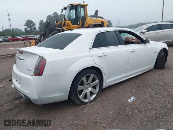 2014 Chrysler 300 SRT-8 с VIN 2C3CCAFJ6EH156853, выставлен на аукционе IAAI как лот 42370748 с пробегом 44 434 миль миль и . История ставок и продаж доступна на DreamBid. Изображение 4.