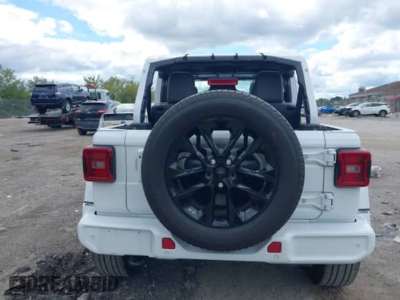 2021 Jeep Wrangler Unlimited Sahara с VIN 1C4HJXEG8MW745760, выставлен на аукционе IAAI как лот 43062353 с пробегом 48 397 миль миль и . История ставок и продаж доступна на DreamBid. Изображение 16.