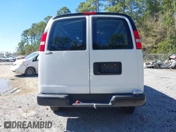 2022 Chevrolet Express Cargo с VIN 1GCWGBFP5N1217177, выставлен на аукционе IAAI как лот 41806551 с пробегом 83 673 миль миль и . История ставок и продаж доступна на DreamBid. Изображение 17.