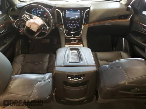 2020 Cadillac Escalade Luxury с VIN 1GYS4BKJXLR133227, выставлен на аукционе Copart как лот 63503245 с пробегом 66 781 миль миль и Списание • Salvage title. История ставок и продаж доступна на DreamBid. Изображение 8.