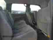 2004 Chevrolet Silverado 2500 LS z VIN 1GCGK23U44F209084, wystawiony jako Copart lot #70489105 z przebiegiem 224 196 mil mil oraz Czysty tytuł • Clean title. Historia ofert i sprzedaży dostępna na DreamBid. Obrazek 10.