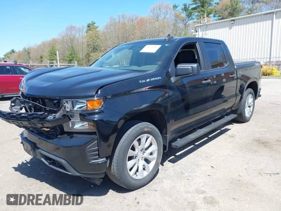 2020 Chevrolet Silverado 1500 Custom z VIN 3GCUYBEF2LG450848, wystawiony jako IAAI lot #42075964 z przebiegiem 55 560 mil mil oraz . Historia ofert i sprzedaży dostępna na DreamBid. Obrazek 2.