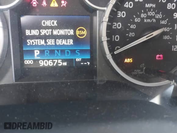 2017 Toyota Tundra Platinum с VIN 5TFAY5F15HX627757, выставлен на аукционе IAAI как лот 41155707 с пробегом 90 675 миль миль и . История ставок и продаж доступна на DreamBid. Изображение 7.