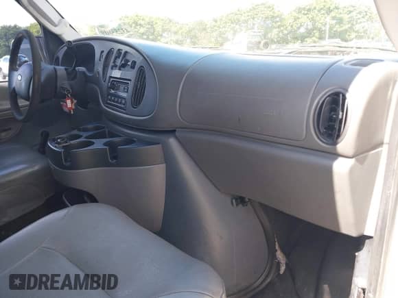 2006 Ford Econoline Cargo with VIN 1FTNS24W96DB38177, listed as a IAAI auction lot 43253609 with 318,391 mi miles and . Bid and sale history available at DreamBid. Image 5.