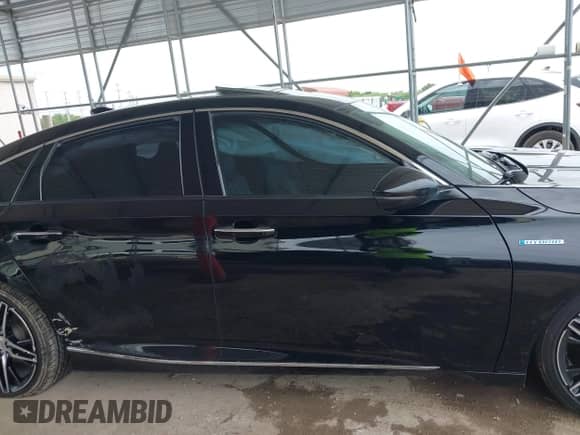 2021 Honda Accord Touring z VIN 1HGCV3F91MA009779, wystawiony jako IAAI lot #42677256 z przebiegiem 92 142 mil mil oraz . Historia ofert i sprzedaży dostępna na DreamBid. Obrazek 13.