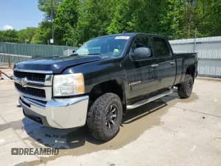 2008 Chevrolet Silverado 2500HD LTZ z VIN 1GCHC23K68F101166, wystawiony jako Copart lot #54944165 z przebiegiem 135 502 mil mil oraz Szkoda całkowita • Salvage title. Historia ofert i sprzedaży dostępna na DreamBid. Obrazek 1.