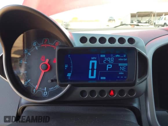 2014 Chevrolet Sonic LT с VIN 1G1JC6SB2E4132604, выставлен на аукционе IAAI как лот 42979564 с пробегом Не указан миль и . История ставок и продаж доступна на DreamBid. Изображение 7.