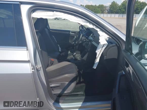 2023 Volkswagen Tiguan SE with VIN 3VV3B7AX4PM006680, listed as a IAAI auction lot 42978615 with 44,063 mi miles and . Bid and sale history available at DreamBid. Image 5.