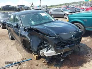 2024 Honda HR-V LX с VIN 3CZRZ1H39RM715655, выставлен на аукционе IAAI как лот 42949409 с пробегом 53 369 миль миль и . История ставок и продаж доступна на DreamBid. Изображение 1.