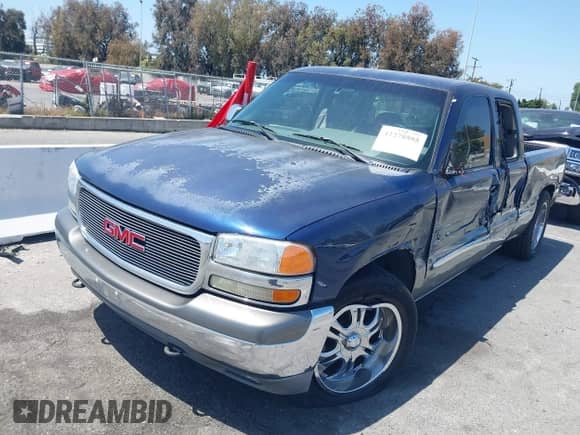 2000 GMC Sierra 1500 SLE z VIN 2GTEC19TXY1122252, wystawiony jako IAAI lot #42278595 z przebiegiem 181 156 mil mil oraz . Historia ofert i sprzedaży dostępna na DreamBid. Obrazek 2.