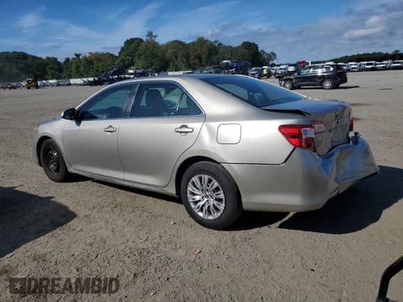 2013 Toyota Camry L z VIN 4T1BF1FK2DU706077, wystawiony jako Copart lot #81313915 z przebiegiem 205 250 mil mil oraz Czysty tytuł • Clean title. Historia ofert i sprzedaży dostępna na DreamBid. Obrazek 2.