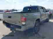 2023 Toyota Tacoma SR5 z VIN 3TYAZ5CN2PT034757, wystawiony jako IAAI lot #42921951 z przebiegiem 20 819 mil mil oraz . Historia ofert i sprzedaży dostępna na DreamBid. Obrazek 4.