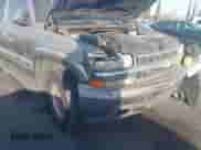 2000 Chevrolet Suburban LT z VIN 3GNGC26U7YG189093, wystawiony jako IAAI lot #41129079 z przebiegiem 346 765 mil mil oraz . Historia ofert i sprzedaży dostępna na DreamBid. Obrazek 6.