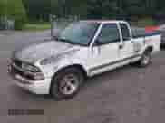 2001 Chevrolet S-10 LS с VIN 1GCCS195718153666, выставлен на аукционе IAAI как лот 42822619 с пробегом 200 677 миль миль и . История ставок и продаж доступна на DreamBid. Изображение 2.