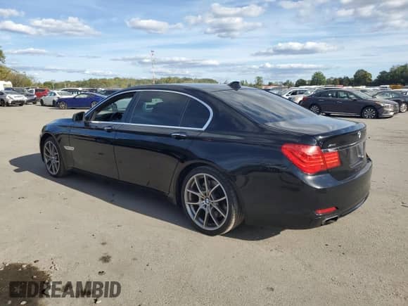2010 BMW 7 Series 750Li xDrive with VIN WBAKC8C58ACY68265, listed as a Copart auction lot 85199925 with 137,391 mi miles and Clean title. Bid and sale history available at DreamBid. Image 2.