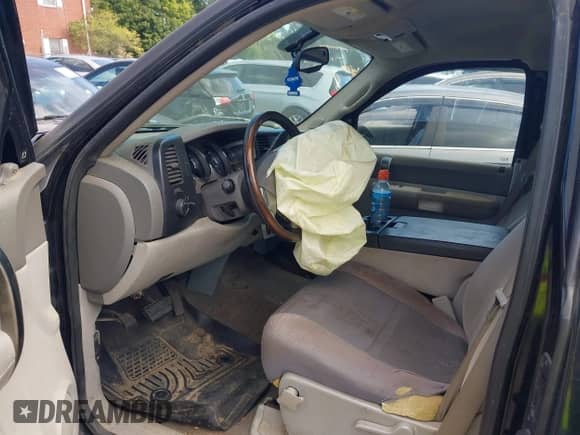 2007 GMC Sierra 1500 SLE2 с VIN 2GTEK19J771600031, выставлен на аукционе IAAI как лот 43131876 с пробегом 283 830 миль миль и . История ставок и продаж доступна на DreamBid. Изображение 5.