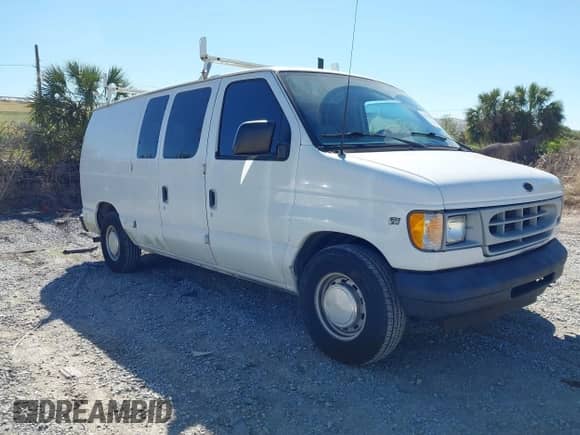 2002 Ford Econoline Cargo с VIN 1FTRE14W82HA72355, выставлен на аукционе IAAI как лот 41751502 с пробегом 52 173 миль миль и . История ставок и продаж доступна на DreamBid. Изображение 1.