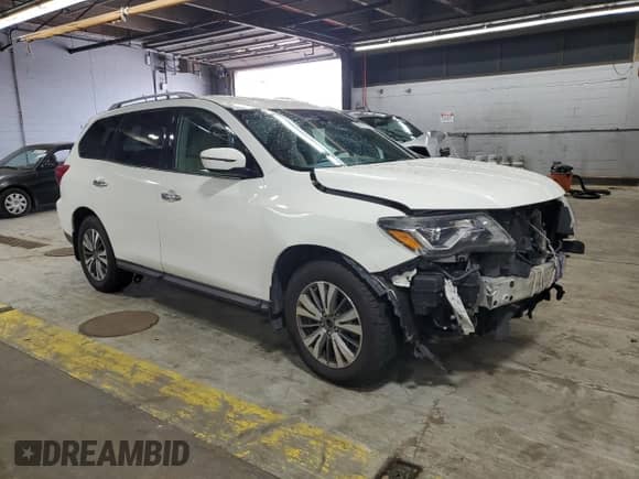 2017 Nissan Pathfinder Platinum with VIN 5N1DR2MMXHC620618, listed as a Copart auction lot 66746975 with 175,461 mi miles and Salvage title. Bid and sale history available at DreamBid. Image 4.