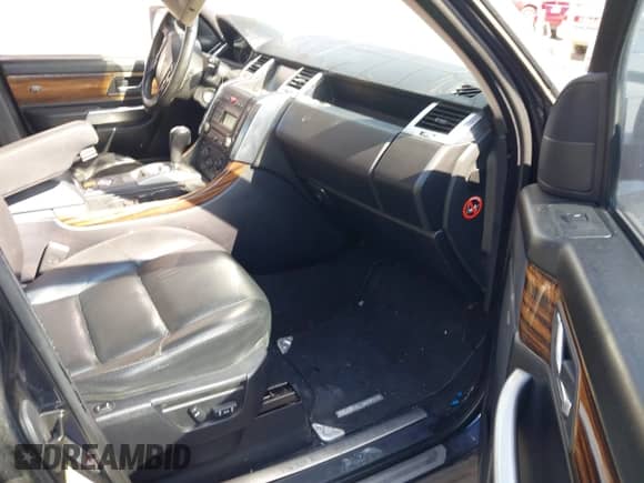 2009 Land Rover Range Rover Sport SC z VIN SALSH23469A190639, wystawiony jako IAAI lot #43485987 z przebiegiem 188 764 mil mil oraz . Historia ofert i sprzedaży dostępna na DreamBid. Obrazek 5.