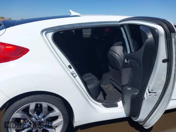 2014 Hyundai Veloster z VIN KMHTC6AD4EU213537, wystawiony jako IAAI lot #43358808 z przebiegiem 54 973 mil mil oraz . Historia ofert i sprzedaży dostępna na DreamBid. Obrazek 8.