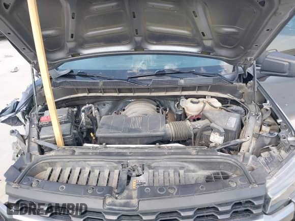 2020 Chevrolet Silverado 1500 Custom z VIN 3GCPWBEF2LG302881, wystawiony jako IAAI lot #43100349 z przebiegiem 89 376 mil mil oraz . Historia ofert i sprzedaży dostępna na DreamBid. Obrazek 10.