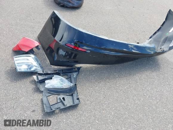 2015 BMW 3 Series 328i xDrive с VIN WBA3B3C56FF547518, выставлен на аукционе IAAI как лот 43128211 с пробегом 89 802 миль миль и . История ставок и продаж доступна на DreamBid. Изображение 12.