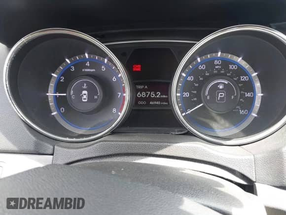 2014 Hyundai Sonata GLS z VIN 5NPEB4AC0EH823943, wystawiony jako IAAI lot #42601503 z przebiegiem 46 940 mil mil oraz . Historia ofert i sprzedaży dostępna na DreamBid. Obrazek 7.