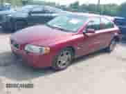 2005 Volvo S60 с VIN YV1RH592652455412, выставлен на аукционе IAAI как лот 42460357 с пробегом 260 051 миль миль и . История ставок и продаж доступна на DreamBid. Изображение 2.