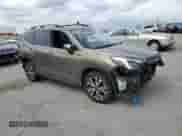2022 Subaru Forester Limited z VIN JF2SKAPC7NH493680, wystawiony jako Copart lot #84170985 z przebiegiem 66 825 mil mil oraz Szkoda całkowita • Salvage title. Historia ofert i sprzedaży dostępna na DreamBid. Obrazek 4.
