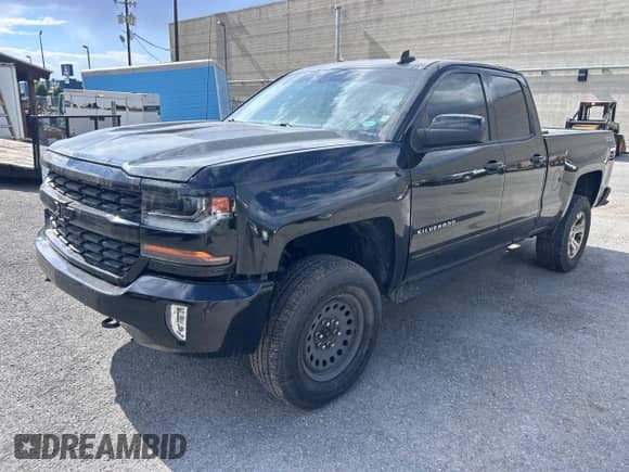 2017 Chevrolet Silverado 1500 LT z VIN 1GCVKREC9HZ119339, wystawiony jako Copart lot #66047425 z przebiegiem 70 324 mil mil oraz Szkoda całkowita • Salvage title. Historia ofert i sprzedaży dostępna na DreamBid. Obrazek 2.