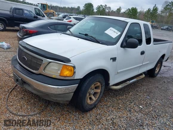 2004 Ford F-150 XL with VIN 2FTRX17W44CA46433, listed as a IAAI auction lot 41578070 with 285,999 mi miles and . Bid and sale history available at DreamBid. Image 2.
