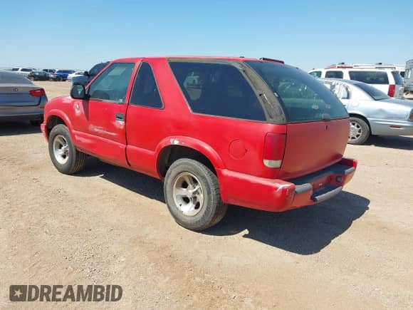 2002 Chevrolet Blazer LS с VIN 1GNCS18W22K123173, выставлен на аукционе IAAI как лот 42676108 с пробегом 184 697 миль миль и . История ставок и продаж доступна на DreamBid. Изображение 3.