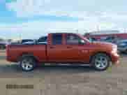 2013 Ram 1500 Express z VIN 1C6RR6FTXDS700420, wystawiony jako IAAI lot #42861555 z przebiegiem 138 643 mil mil oraz . Historia ofert i sprzedaży dostępna na DreamBid. Obrazek 13.